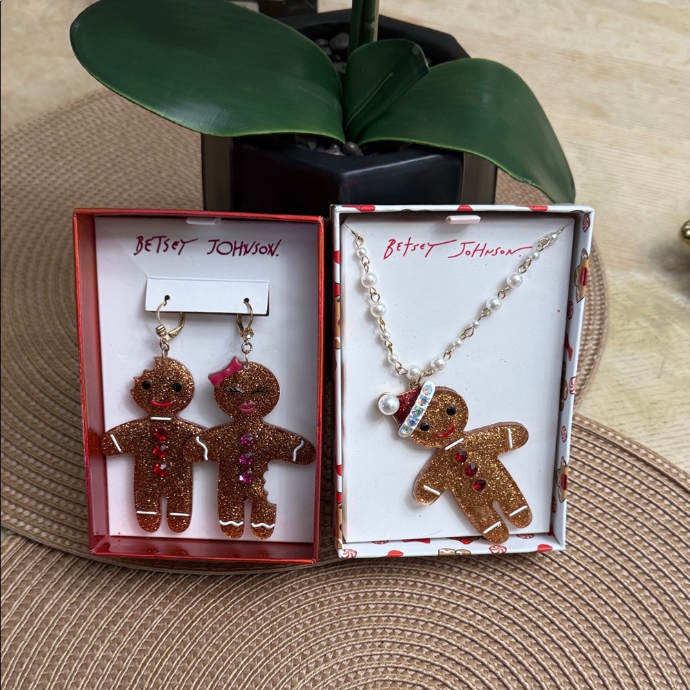 Betsey Johnson Glittery Gingerbread Man Jewelry Set